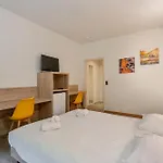 Sleep&go Brussels South Herberg Sint-Genesius-Rode