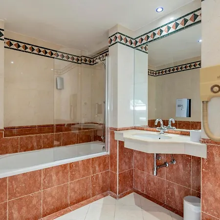 Sleep & Go Brussels South 2* Sint-Genesius-Rode