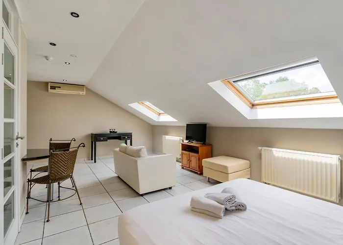 Sleep & Go Brussels South Inn Sint-Genesius-Rode